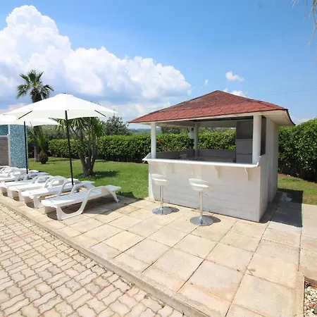 Spacious With A Large Veranda And Pool *
