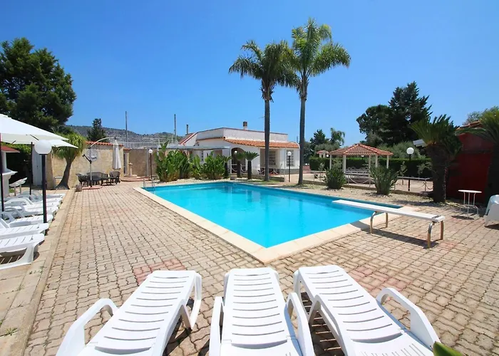 Spacious With A Large Veranda And Pool Feriehus *