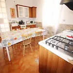 Spacious With A Large Veranda And Pool *