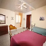Spacious With A Large Veranda And Pool *