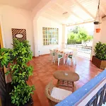Spacious With A Large Veranda And Pool Floridia