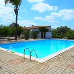 Spacious With A Large Veranda And Pool