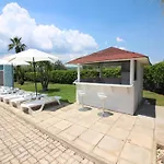 Spacious With A Large Veranda And Pool *