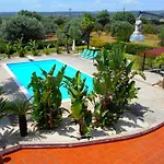Spacious With A Large Veranda And Pool