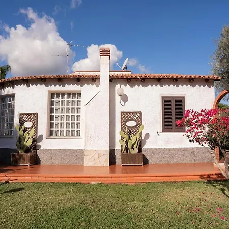 Spacious With A Large Veranda And Pool * Floridia