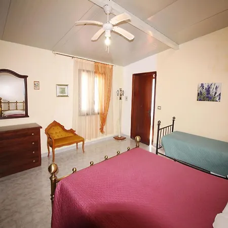 Spacious With A Large Veranda And Pool *