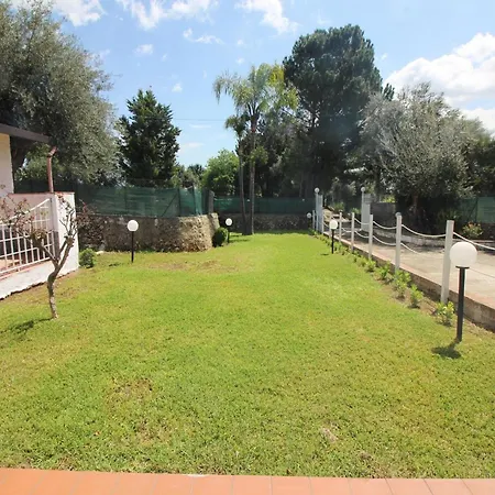 Дом отдыха Spacious With A Large Veranda And Pool